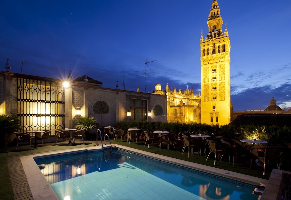 Hotel Doña Maria — Swimming pool in Seville, Andalusia