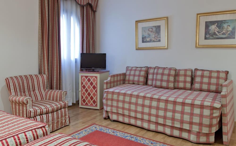 Hotel Doña Maria — Hotel rooms in Seville, Andalusia