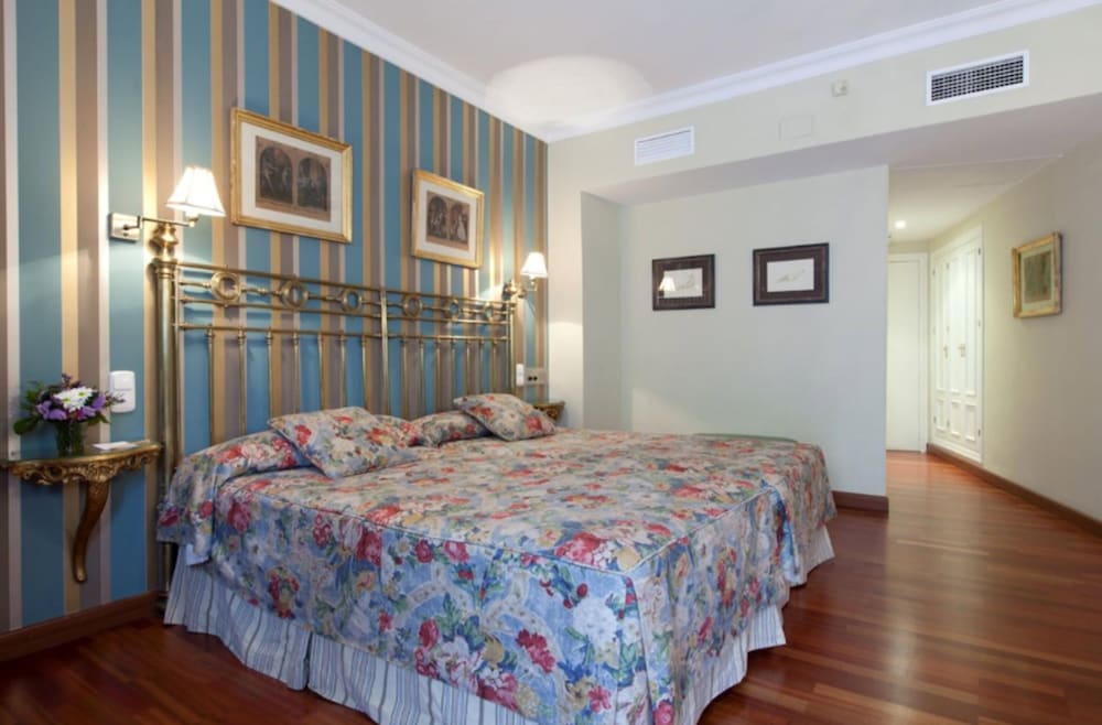 Hotel Doña Maria — Hotel rooms in Seville, Andalusia