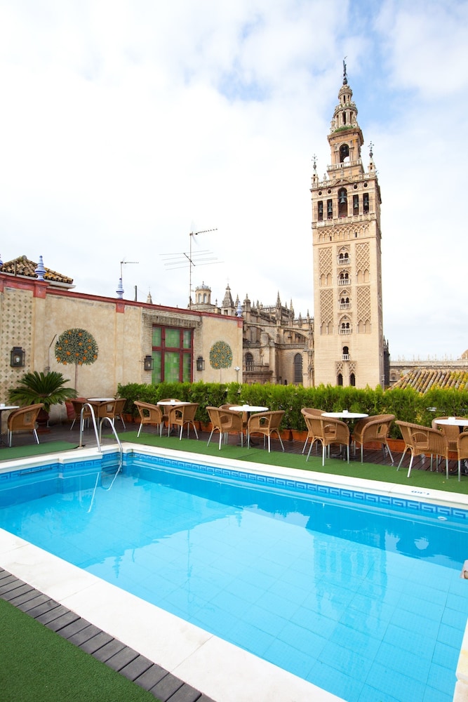 Hotel Doña Maria — Swimming pool in Seville, Andalusia