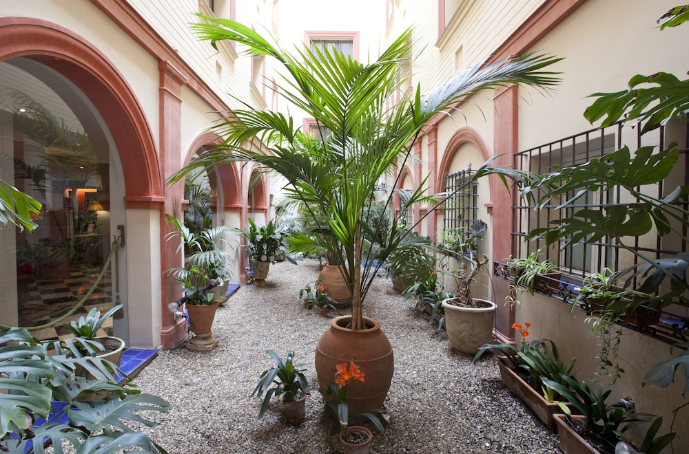 Hotel Doña Maria — Hotel building in Seville, Andalusia