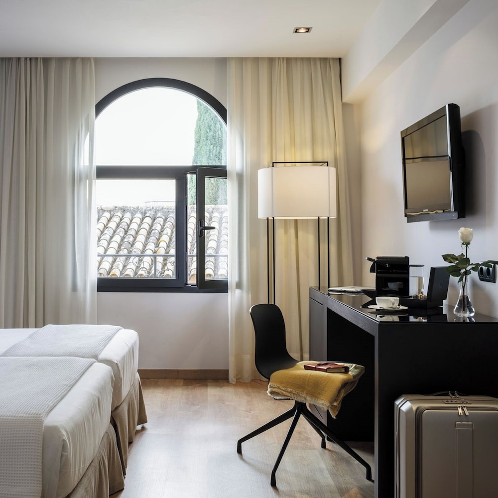 Hotel Fernando III — Hotel rooms in Seville, Andalusia