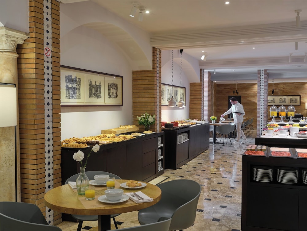 Hotel Fernando III — Restaurant & bars in Seville, Andalusia