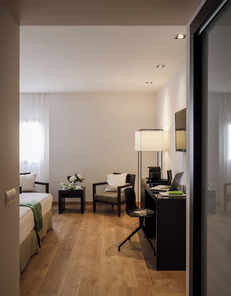 Hotel Fernando III — Hotel rooms in Seville, Andalusia