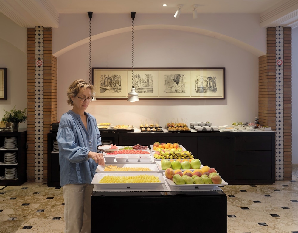Hotel Fernando III — Restaurant & bars in Seville, Andalusia