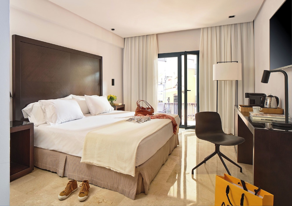 Hotel Fernando III — Hotel rooms in Seville, Andalusia
