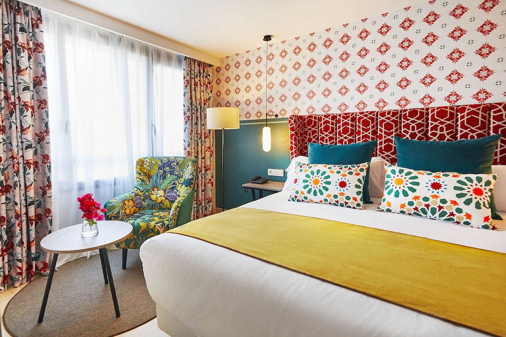 Hesperia Sevilla — Hotel rooms in Seville, Andalusia