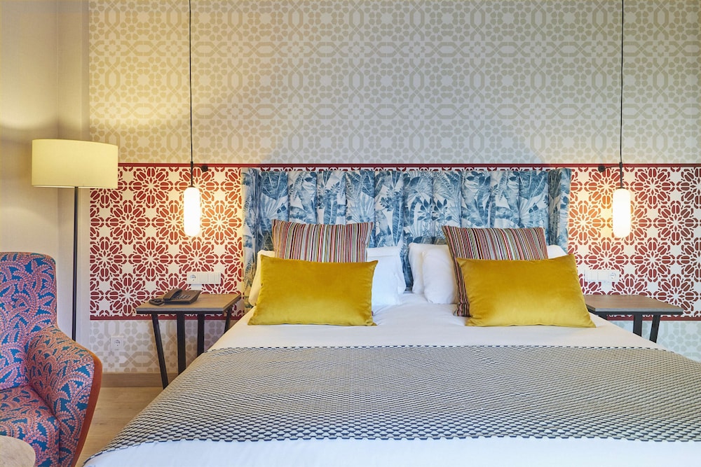 Hesperia Sevilla — Hotel rooms in Seville, Andalusia