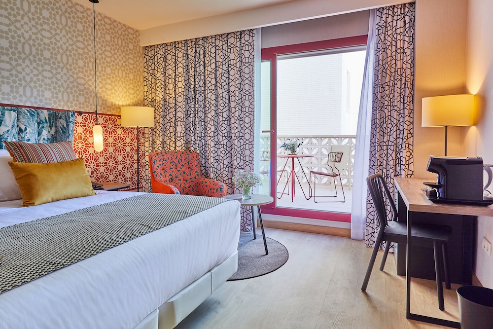 Hesperia Sevilla — Hotel rooms in Seville, Andalusia