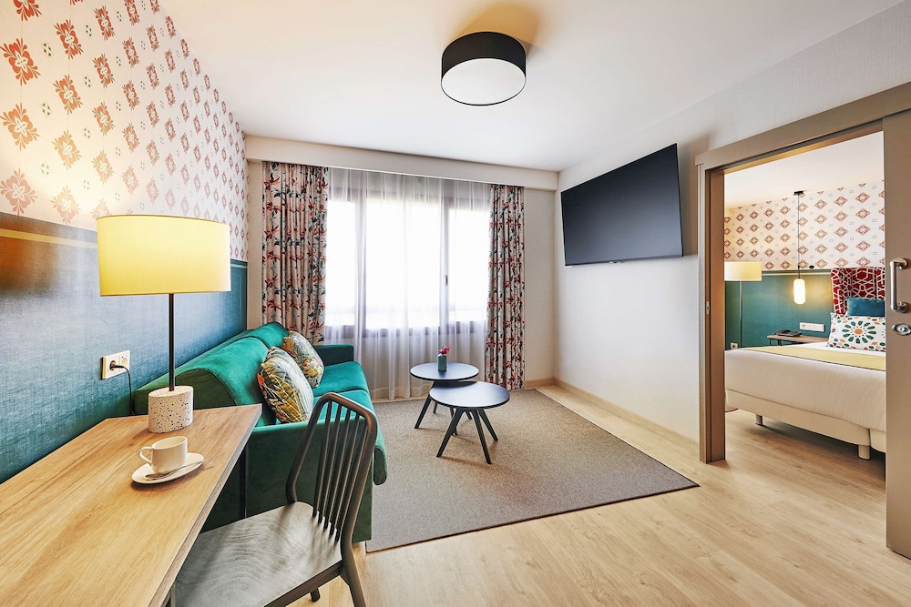 Hesperia Sevilla — Hotel rooms in Seville, Andalusia