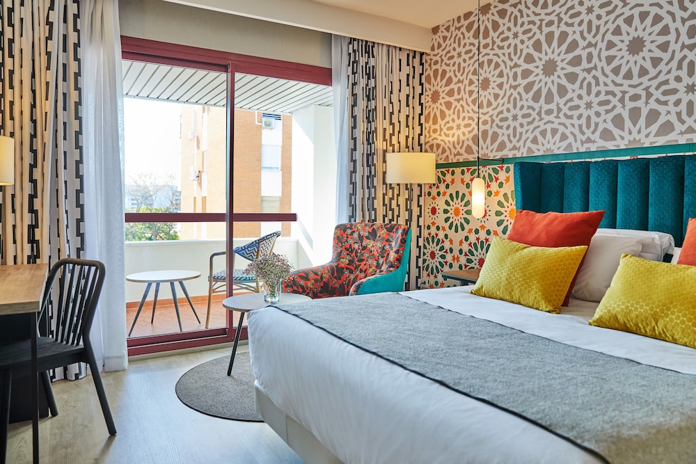 Hesperia Sevilla — Hotel rooms in Seville, Andalusia