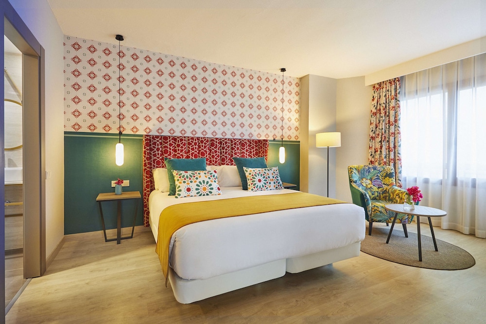 Hesperia Sevilla — Hotel rooms in Seville, Andalusia