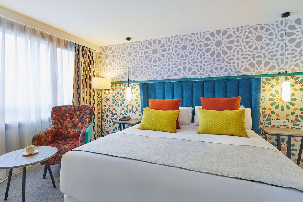 Hesperia Sevilla — Hotel rooms in Seville, Andalusia