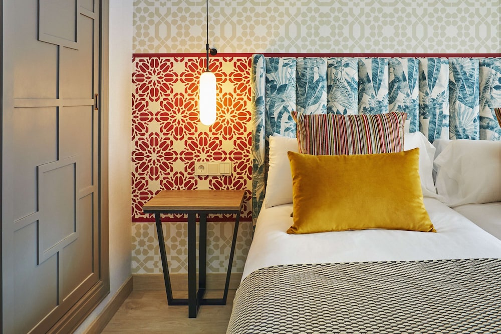 Hesperia Sevilla — Hotel rooms in Seville, Andalusia