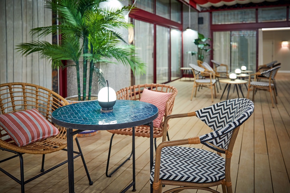 Hesperia Sevilla — Restaurant & bars in Seville, Andalusia