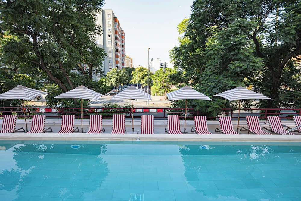 Hesperia Sevilla — Swimming pool in Seville, Andalusia