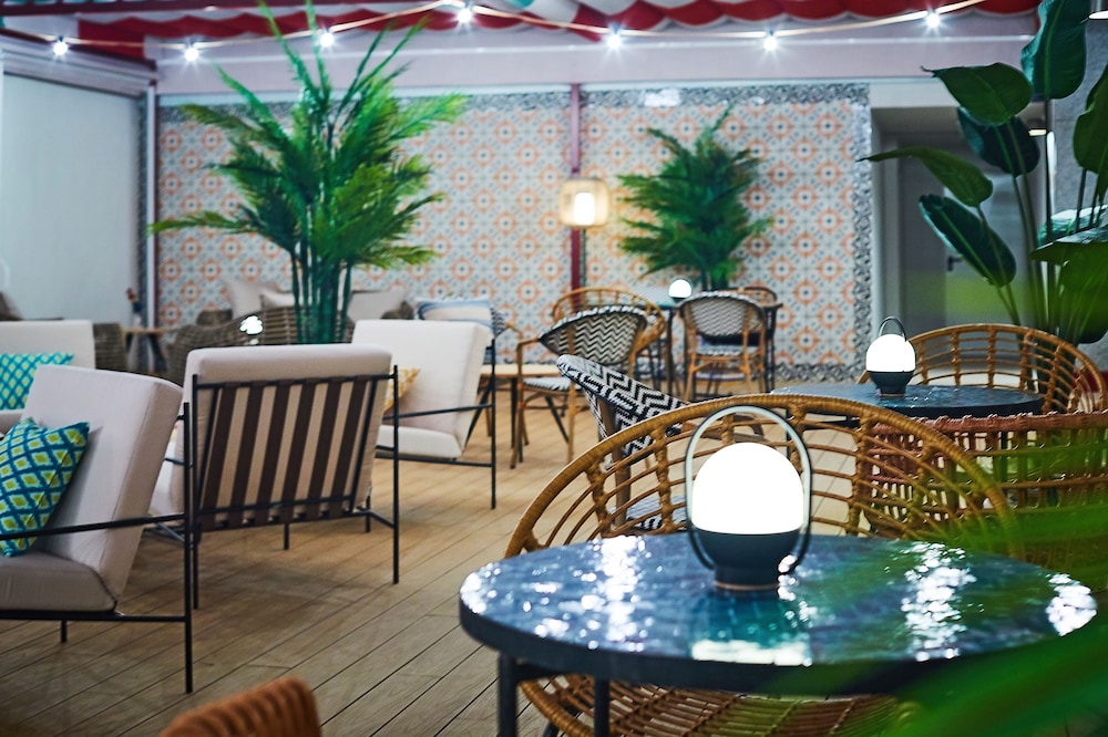 Hesperia Sevilla — Restaurant & bars in Seville, Andalusia