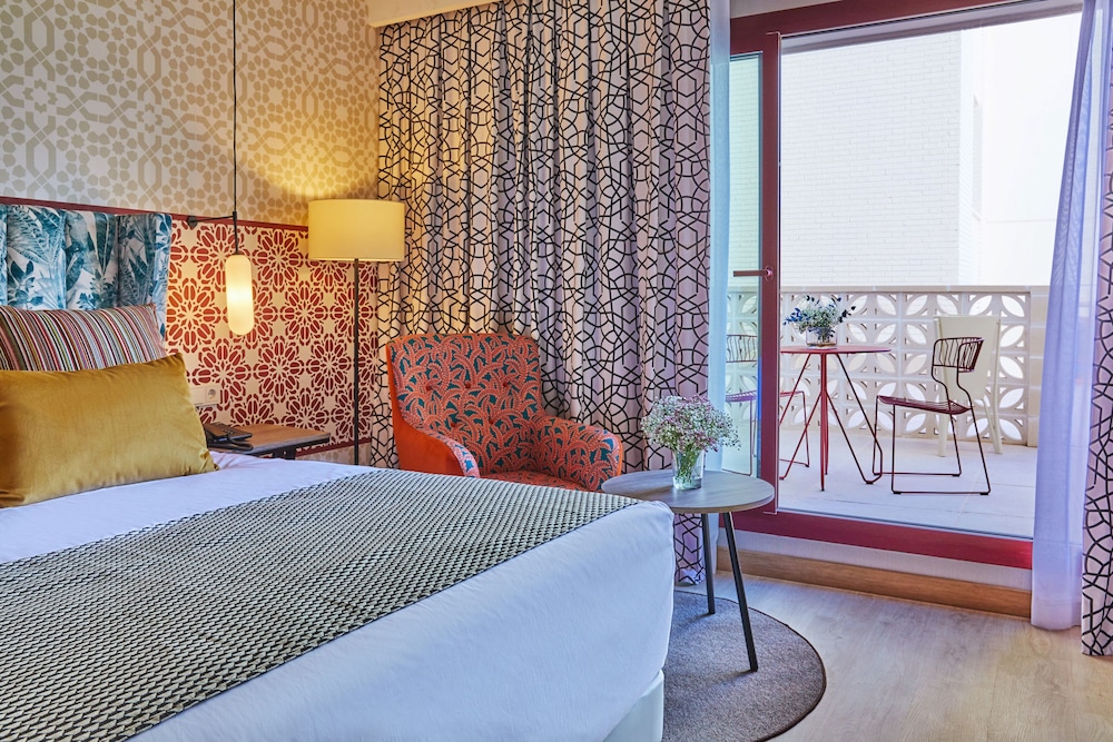 Hesperia Sevilla — Hotel rooms in Seville, Andalusia