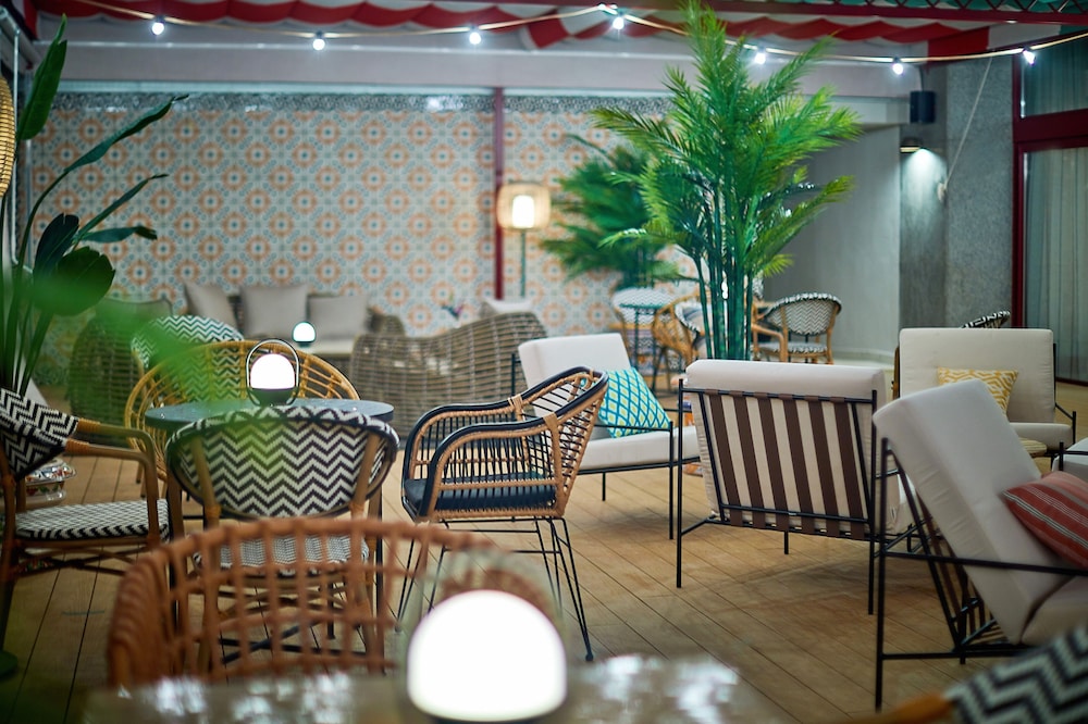 Hesperia Sevilla — Restaurant & bars in Seville, Andalusia