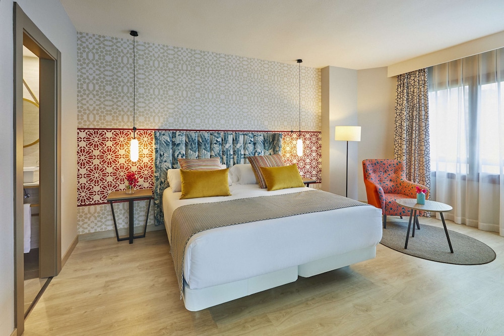 Hesperia Sevilla — Hotel rooms in Seville, Andalusia