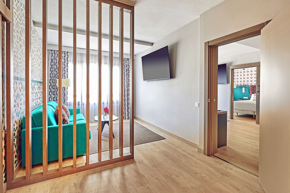 Hesperia Sevilla — Hotel rooms in Seville, Andalusia