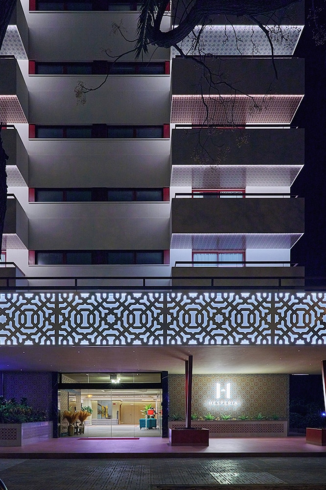 Hesperia Sevilla — Hotel building in Seville, Andalusia
