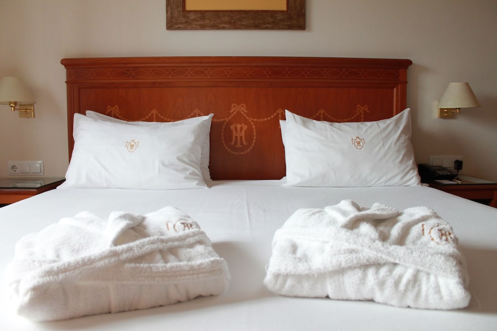 Hotel Inglaterra Sevilla — Hotel rooms in Seville, Andalusia