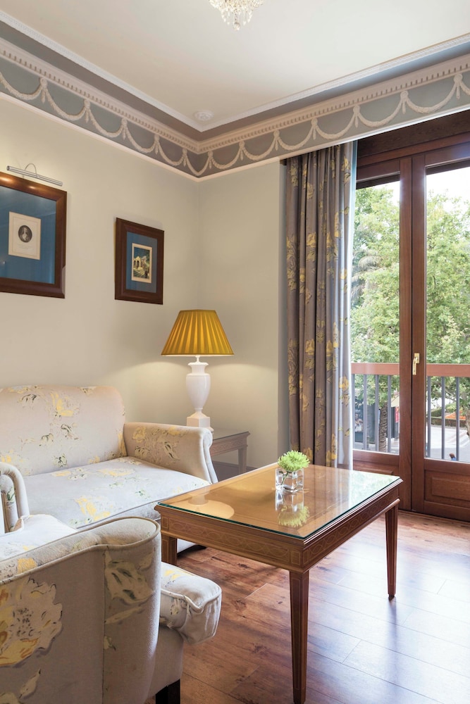 Hotel Inglaterra Sevilla — Hotel rooms in Seville, Andalusia