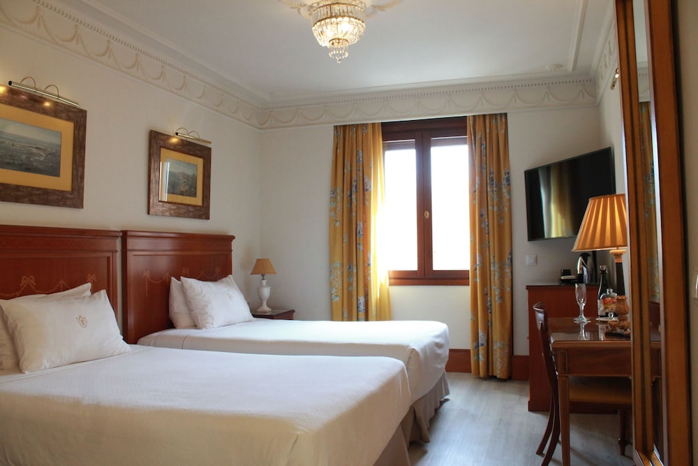 Hotel Inglaterra Sevilla — Hotel rooms in Seville, Andalusia