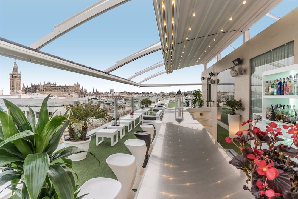 Hotel Inglaterra Sevilla — Restaurant & bars in Seville, Andalusia