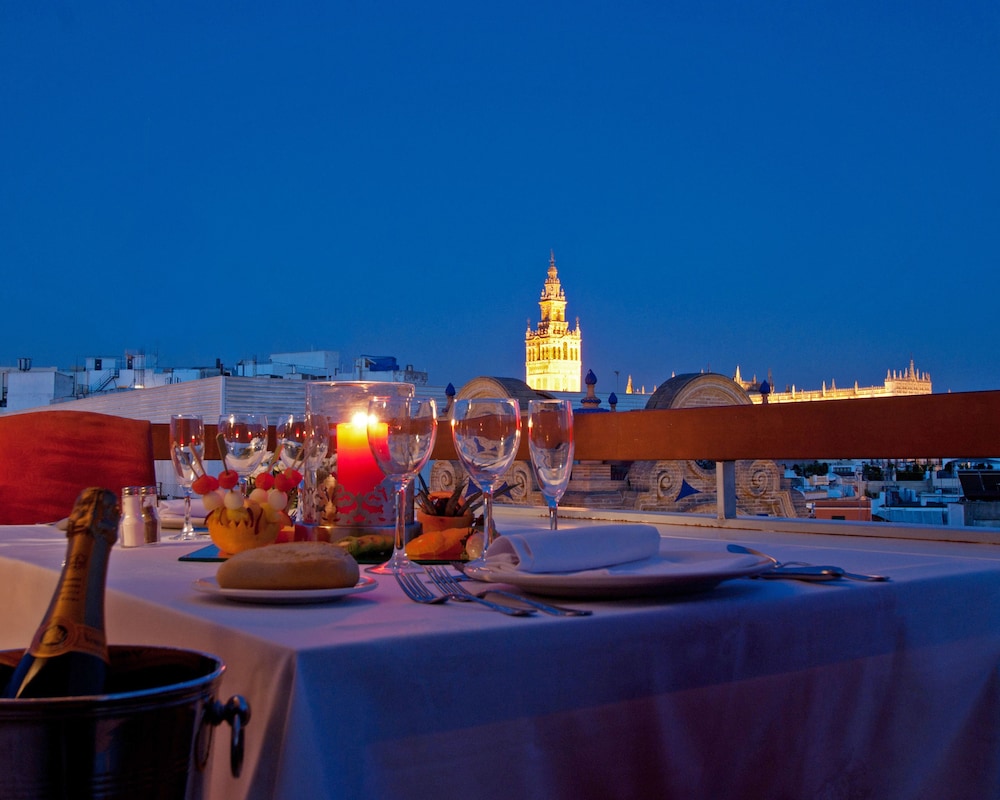 Hotel Inglaterra Sevilla — Restaurant & bars in Seville, Andalusia