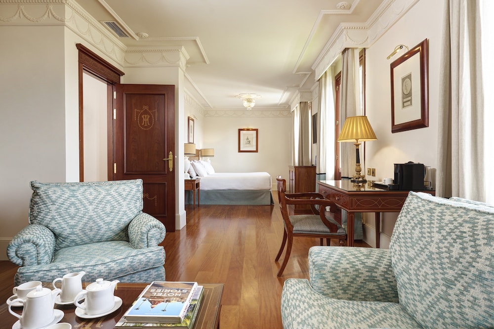 Hotel Inglaterra Sevilla — Hotel rooms in Seville, Andalusia