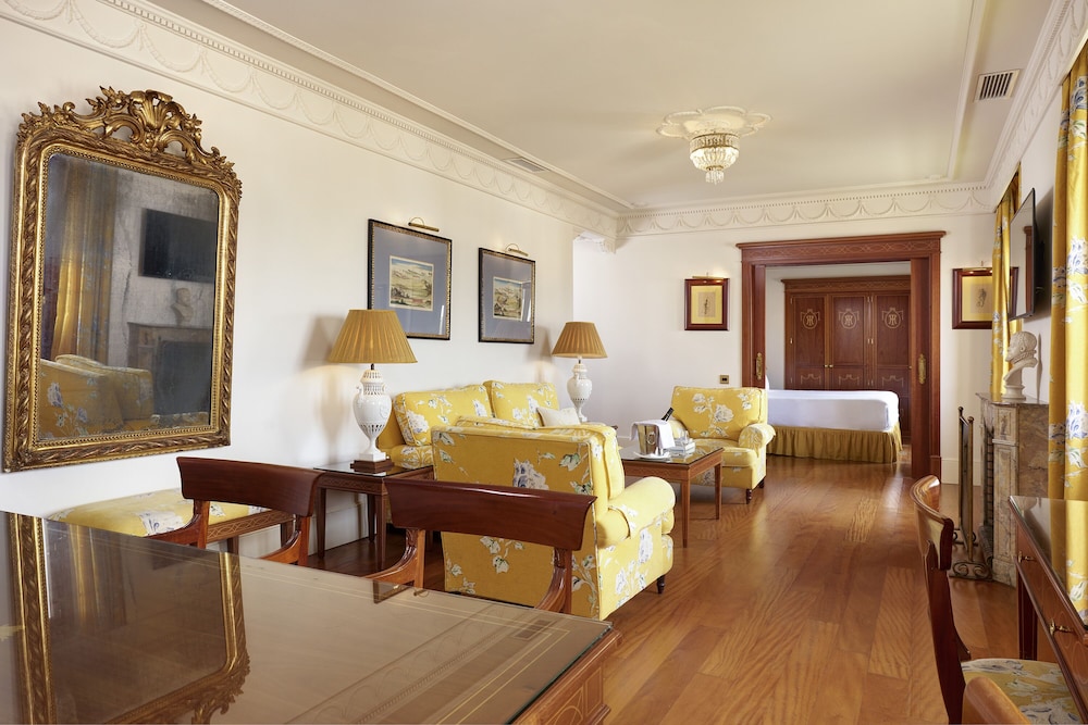 Hotel Inglaterra Sevilla — Hotel rooms in Seville, Andalusia