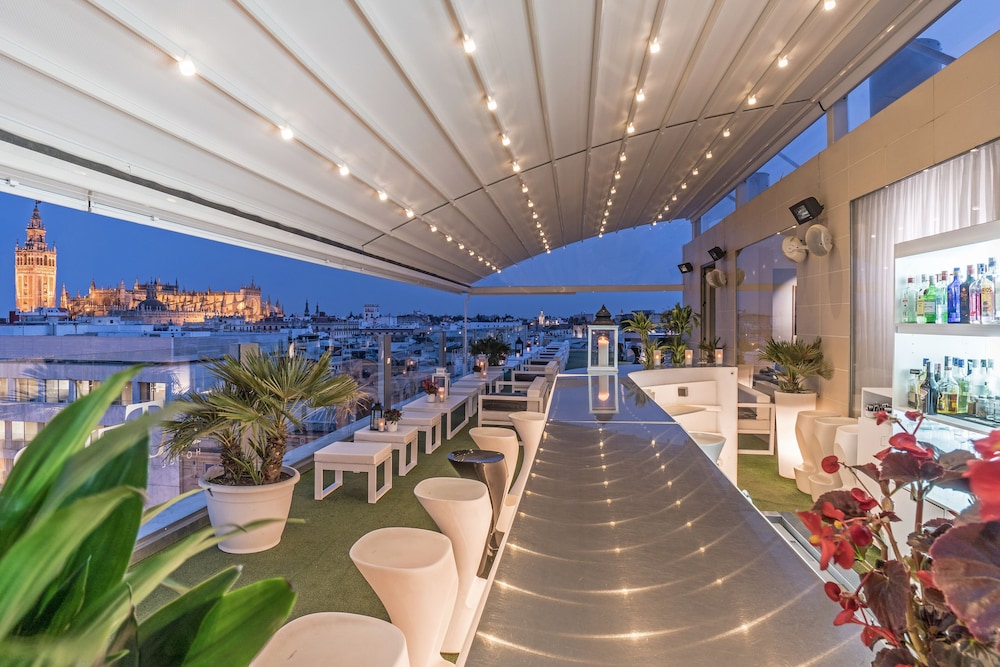 Hotel Inglaterra Sevilla — Restaurant & bars in Seville, Andalusia