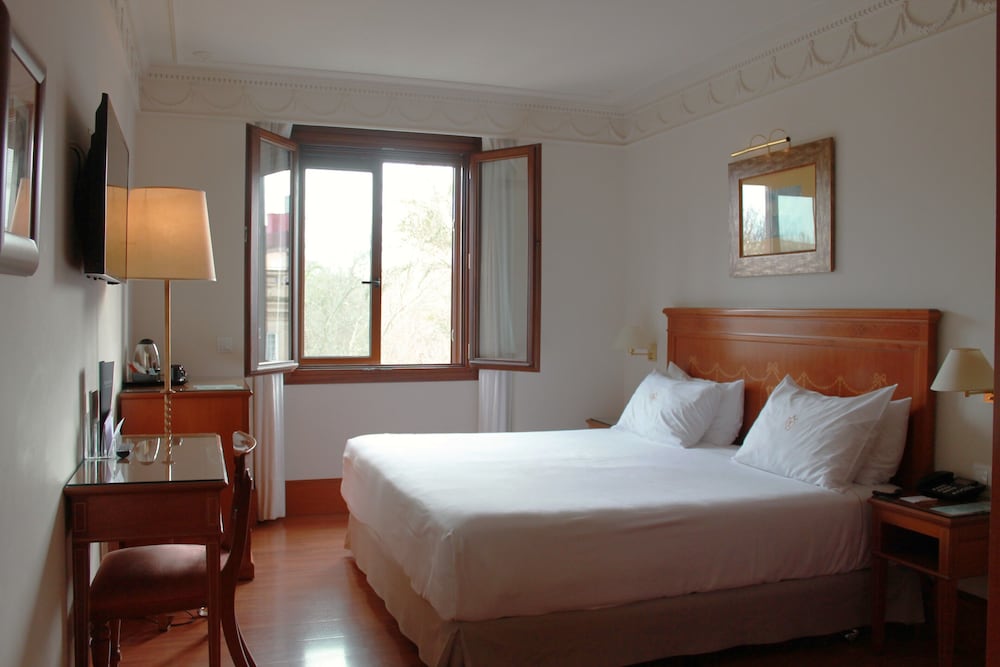 Hotel Inglaterra Sevilla — Hotel rooms in Seville, Andalusia