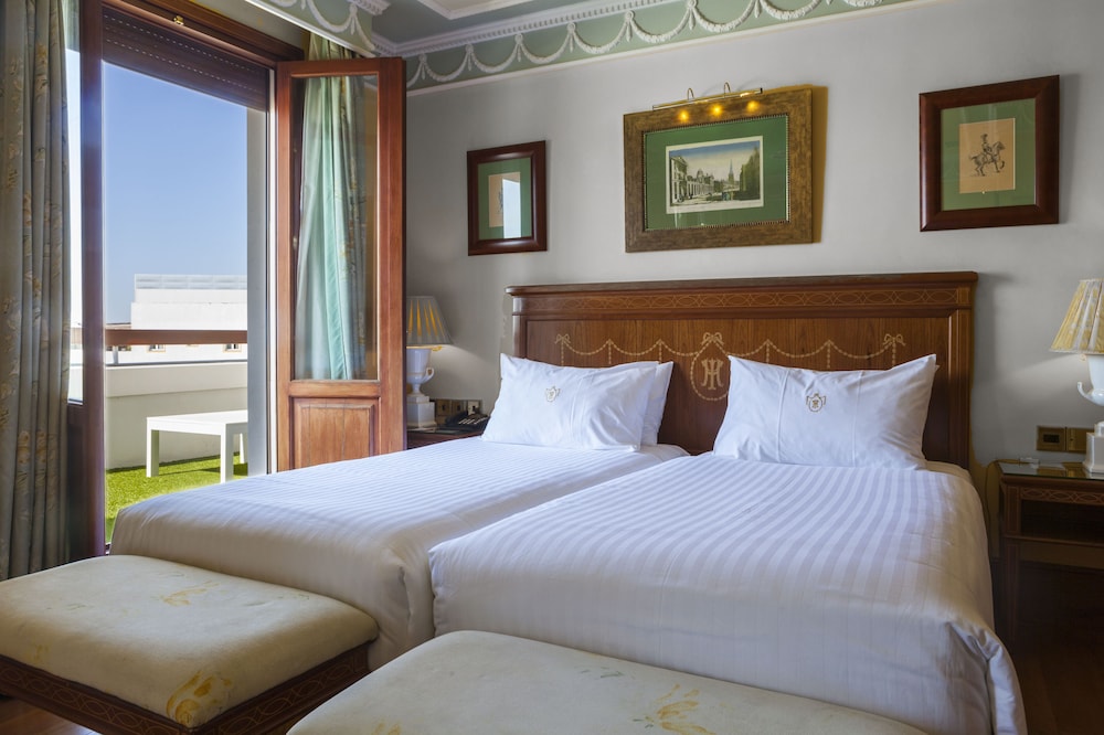 Hotel Inglaterra Sevilla — Hotel rooms in Seville, Andalusia
