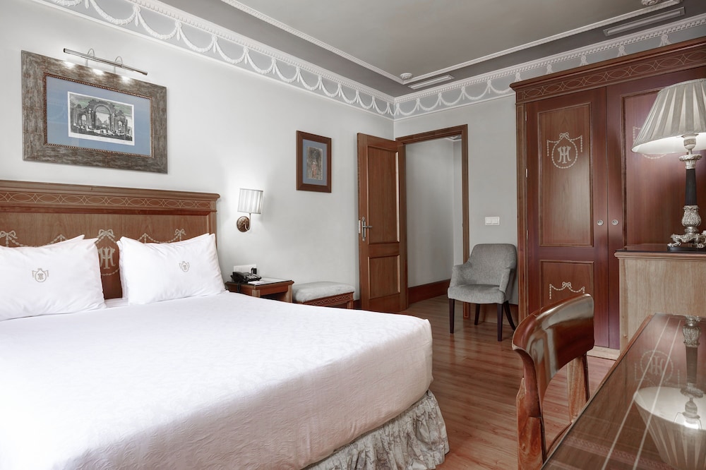 Hotel Inglaterra Sevilla — Hotel rooms in Seville, Andalusia
