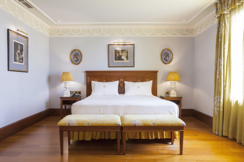 Hotel Inglaterra Sevilla — Hotel rooms in Seville, Andalusia