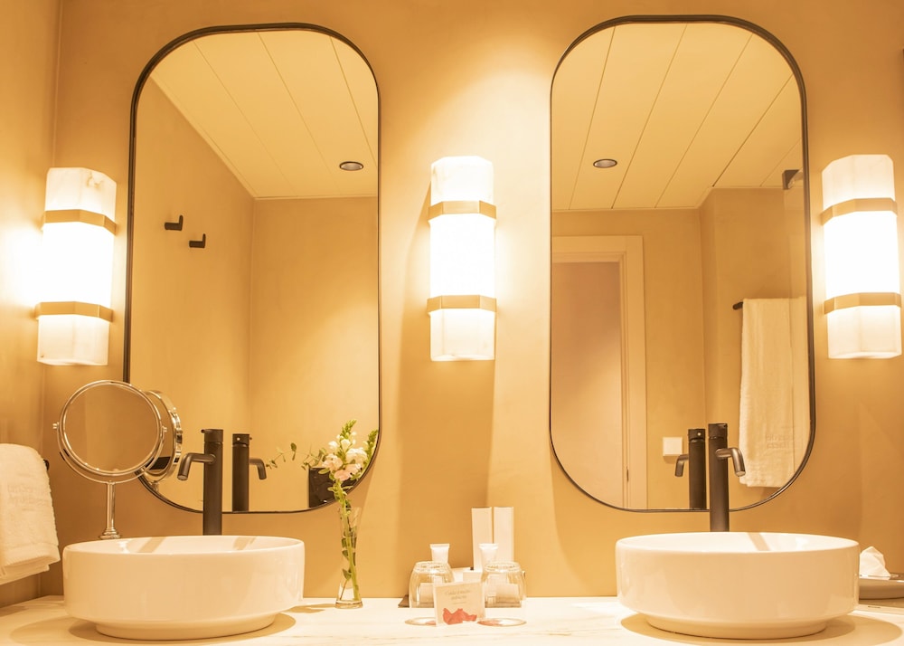 Hospes Las Casas del Rey de Baeza, a Member of Design Hotels — Hotel rooms in Seville, Andalusia