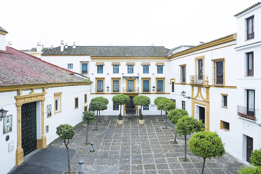 Hospes Las Casas del Rey de Baeza, a Member of Design Hotels — Hotel building in Seville, Andalusia
