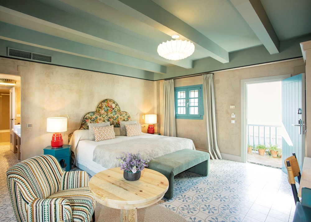 Hospes Las Casas del Rey de Baeza, a Member of Design Hotels — Hotel rooms in Seville, Andalusia