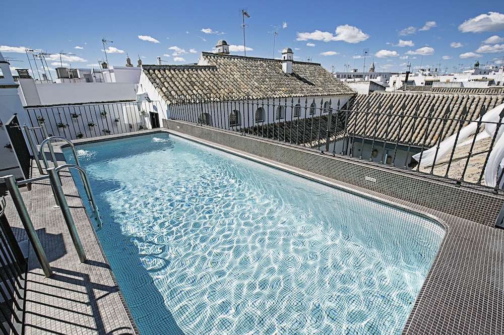 Hospes Las Casas del Rey de Baeza, a Member of Design Hotels — Swimming pool in Seville, Andalusia