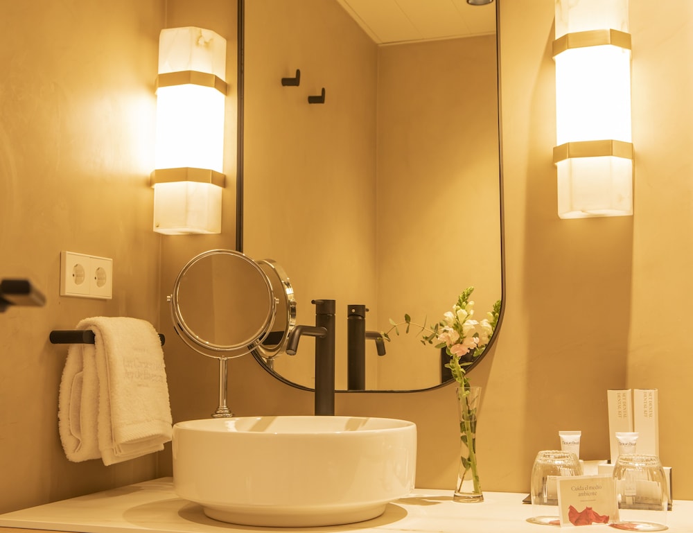 Hospes Las Casas del Rey de Baeza, a Member of Design Hotels — Hotel rooms in Seville, Andalusia