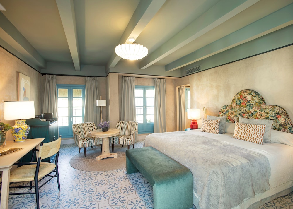 Hospes Las Casas del Rey de Baeza, a Member of Design Hotels — Hotel rooms in Seville, Andalusia