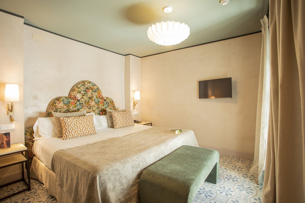 Hospes Las Casas del Rey de Baeza, a Member of Design Hotels — Hotel rooms in Seville, Andalusia