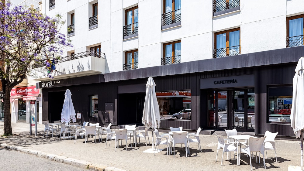 Virgen de los Reyes Hotel — Restaurant & bars in Seville, Andalusia