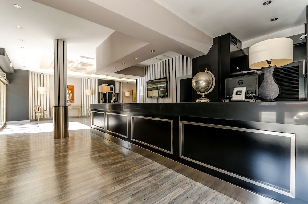 Virgen de los Reyes Hotel — Hotel building in Seville, Andalusia