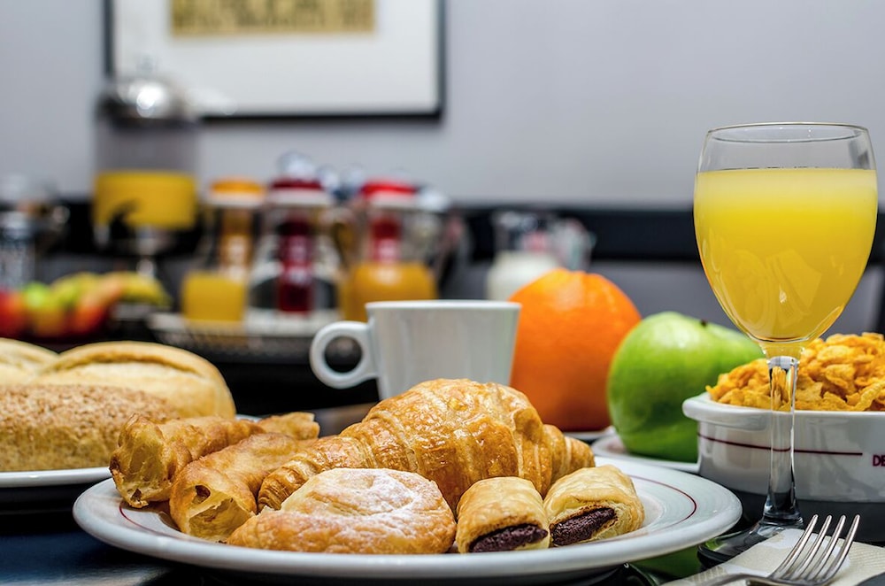 Virgen de los Reyes Hotel — Restaurant & bars in Seville, Andalusia