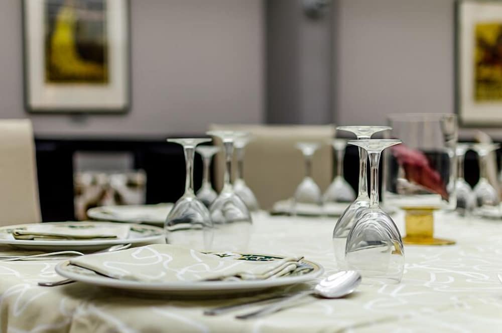 Virgen de los Reyes Hotel — Restaurant & bars in Seville, Andalusia