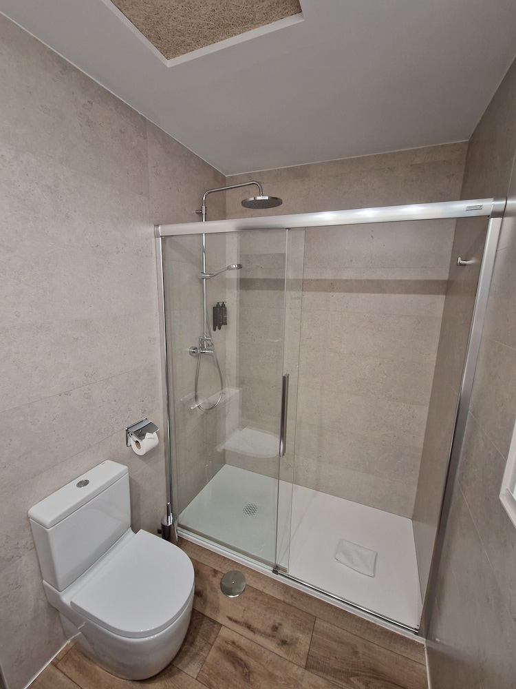 Virgen de los Reyes Hotel — Hotel rooms in Seville, Andalusia